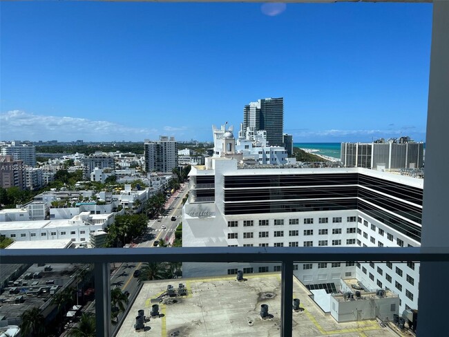 Building Photo - 100 Lincoln Rd