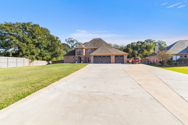 Building Photo - 213 E Peck Blvd