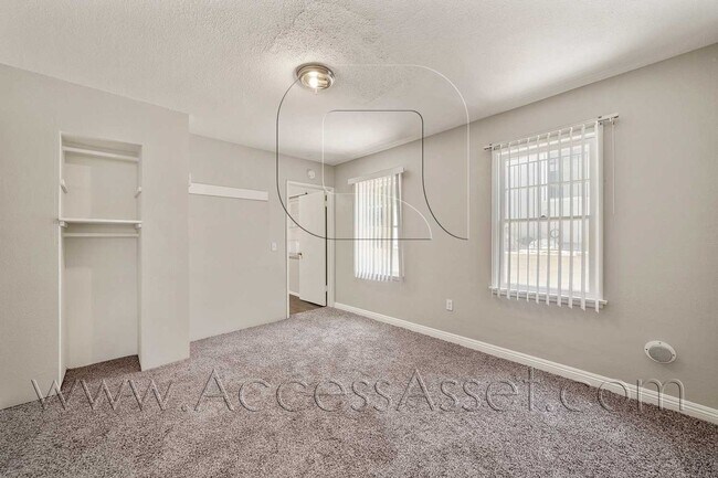 Building Photo - Charming 1 Bedroom Home Near Downtown Lake Elsinore