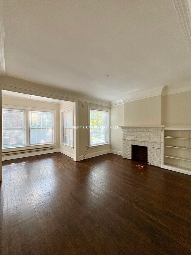 Building Photo - 945 Judson Ave