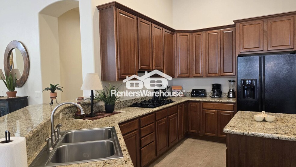 Building Photo - 13968 N Dog Leg Ln