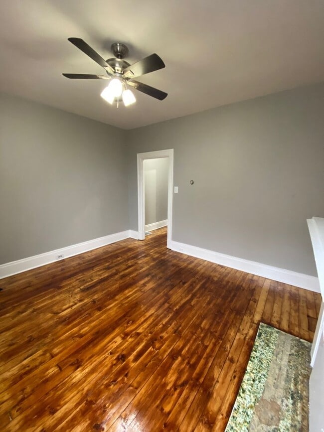 Building Photo - Modern 2-Bedroom with Central Air, In-Unit Laundry & Pet Friendly Living