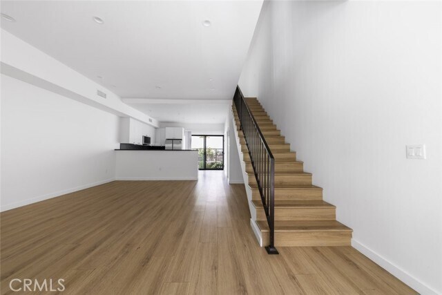 Building Photo - 534 E San Jose Ave