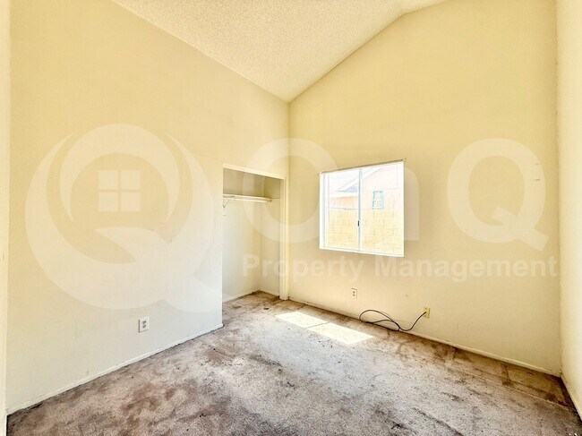 Building Photo - 2329 E Folley St