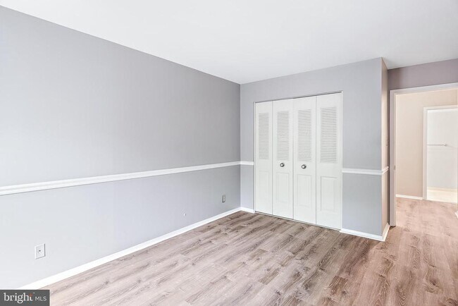 Building Photo - 11401 Commonwealth Dr