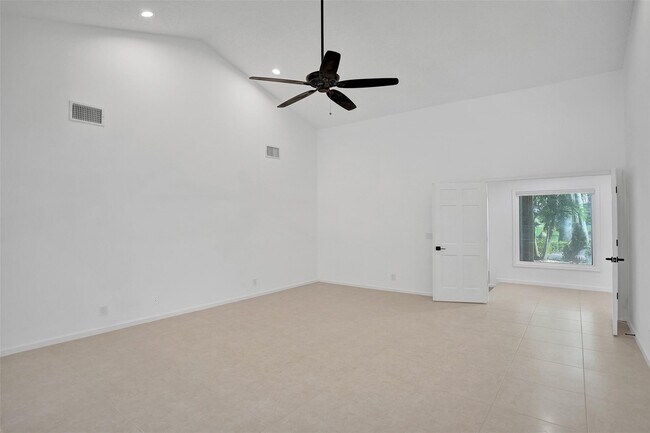 Building Photo - 2891 NW 28th Terrace