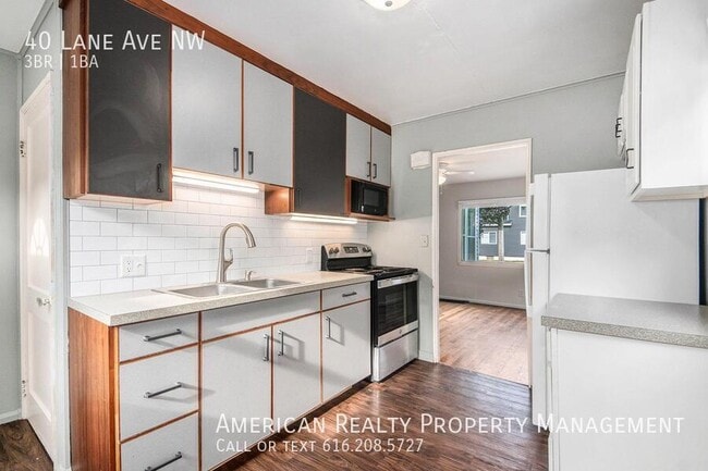 Building Photo - 40 Lane Ave NW