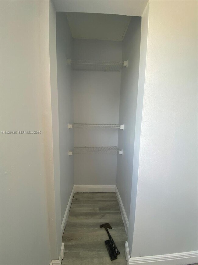 Building Photo - 9375 Fontainebleau Blvd