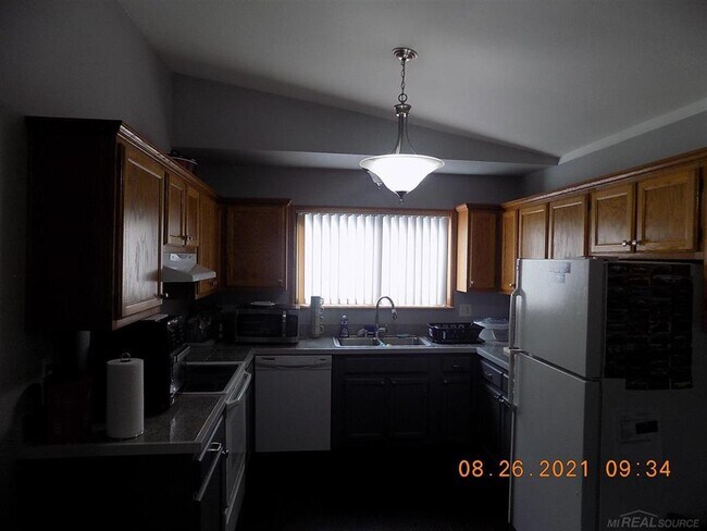 Building Photo - 2127 Hopkins Dr