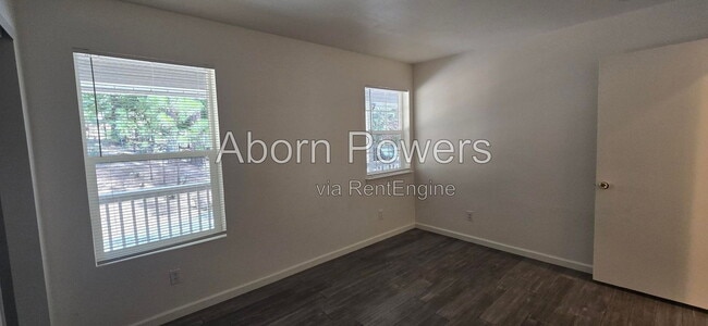 Building Photo - 6271 Red Robin Rd