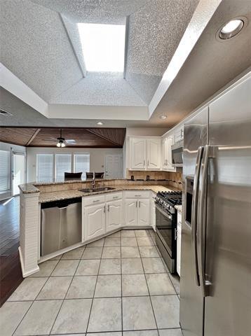 Building Photo - 906 Moore St