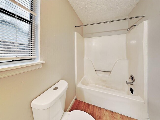 Building Photo - 1289 Knoll Ct NW