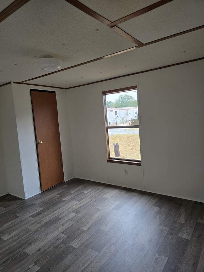 Building Photo - 8582 Rye Patch Rd