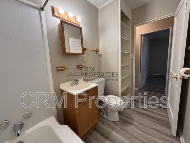 Building Photo - 1036 Columbus Blvd