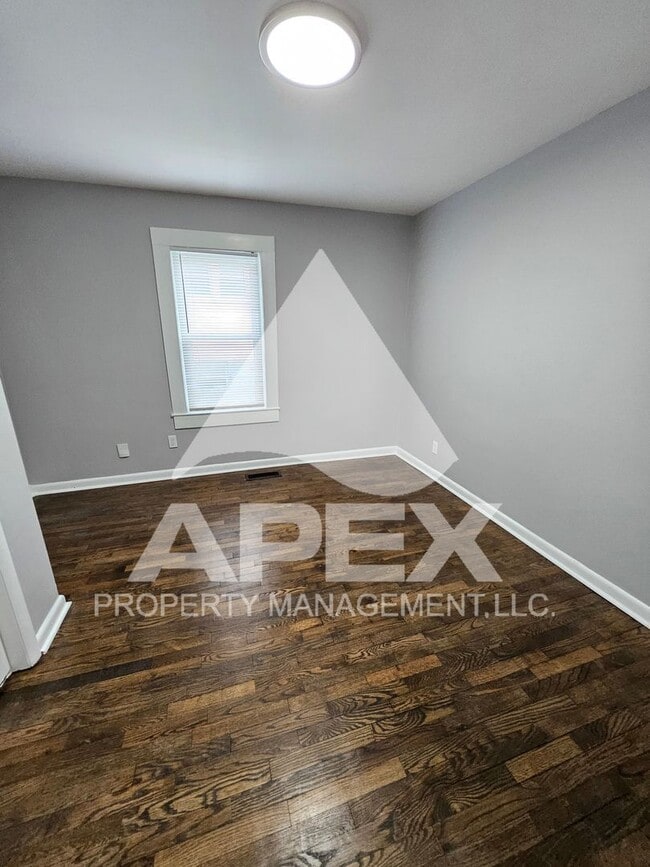 Building Photo - Craftsman Style 2 Bd 1 Ba Single Family Home w/Bonus rm & Garage in North Knox!