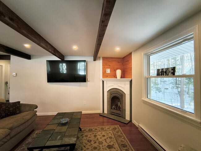 Building Photo - 1330 Lake St