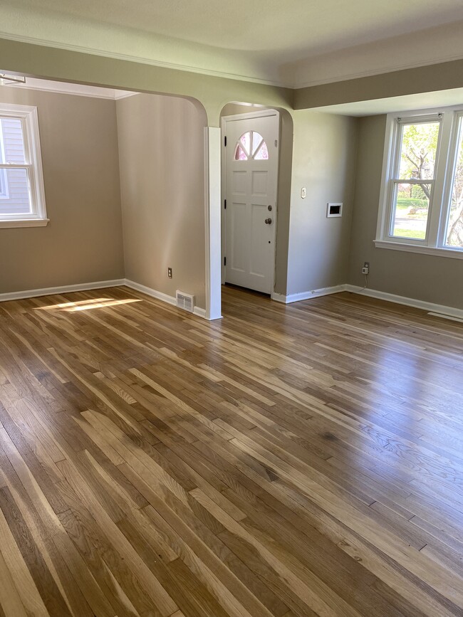 Primary Photo - 20185 Bonnie Bank Blvd