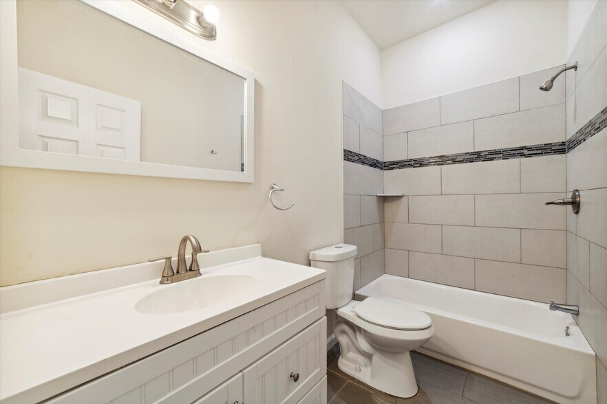 Building Photo - 1815 W Montgomery Ave