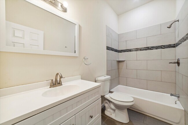 Building Photo - 1815 W Montgomery Ave