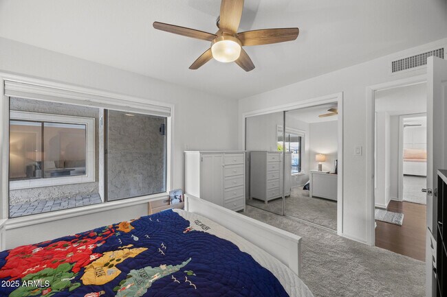 Building Photo - 8649 N Willowrain Ct