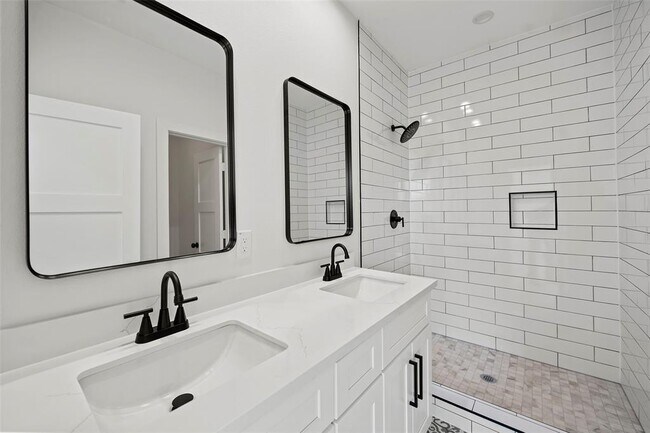 Building Photo - 8419 Venus St