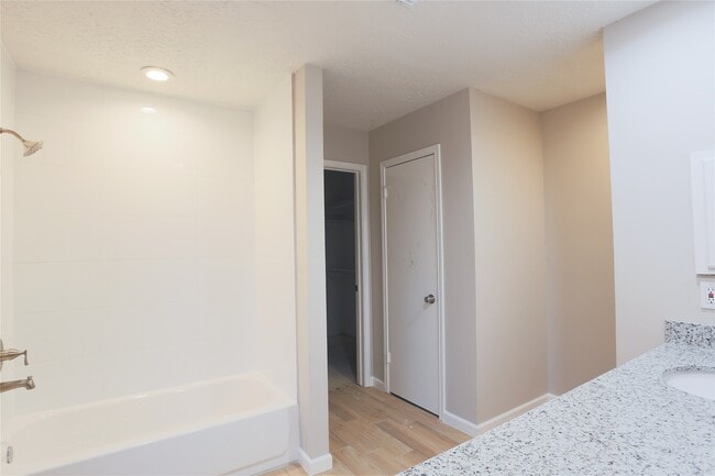 Building Photo - 7110 Yardley Dr