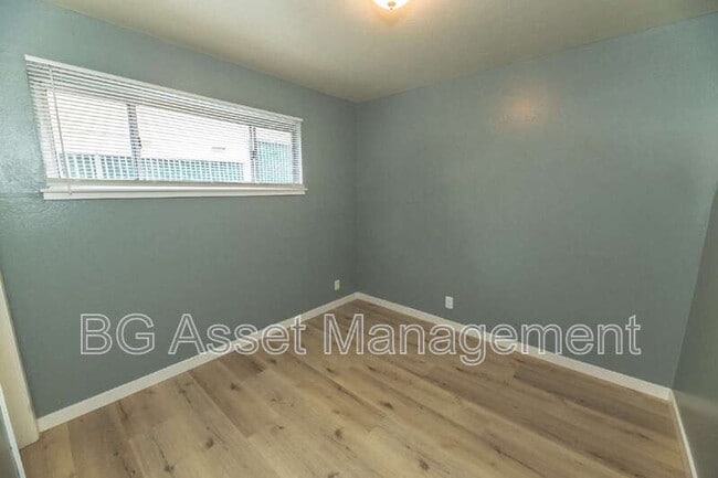 Building Photo - 1574 San Pablo Ave