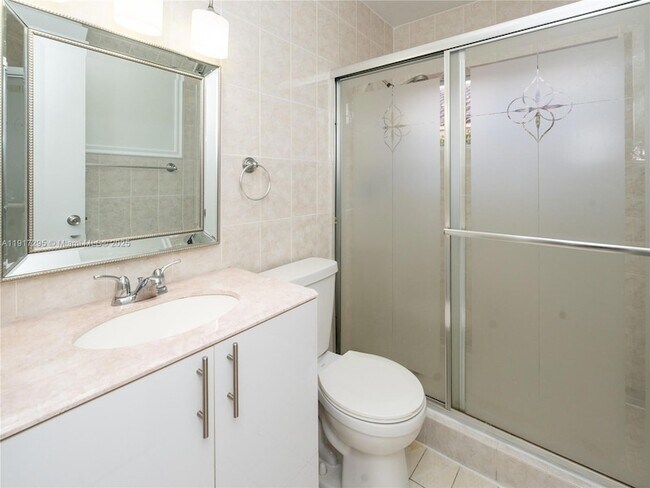 Building Photo - 10815 SW 145th Pl