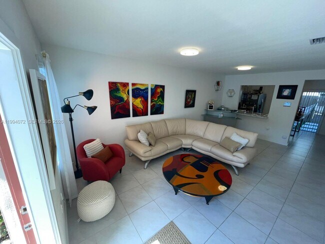 Building Photo - 456 NE 4th St