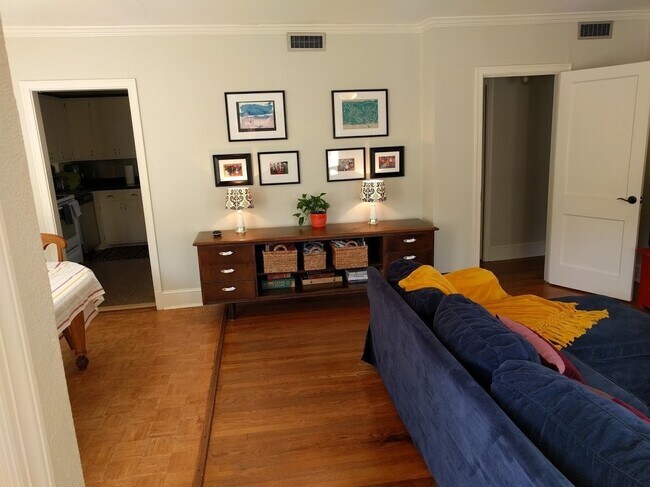 Building Photo - 170 Windsor Ct