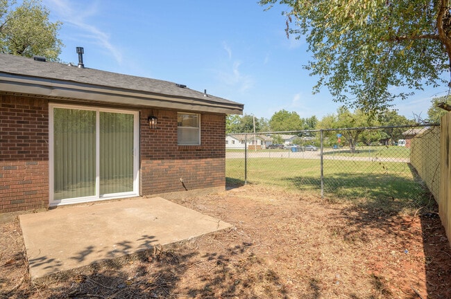 Building Photo - 3912 Parkwoods Ln