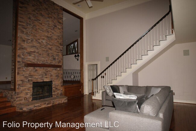 Building Photo - 4 br, 4 bath House - 10016 Bluff Drive