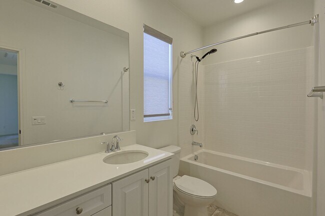 Building Photo - Gorgeous 4 Bedroom and 3 Bath Home in Chula vista/Otay Ranch Area