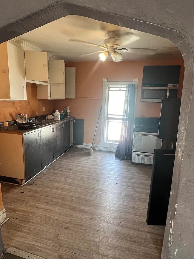 Building Photo - 128 Lafayette St