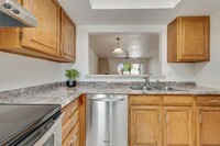 Building Photo - East-2 bedroom/ 2 bathroom townhome