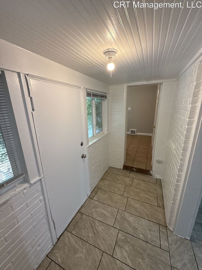 Building Photo - Charming 2 Bed Home Near Central Park