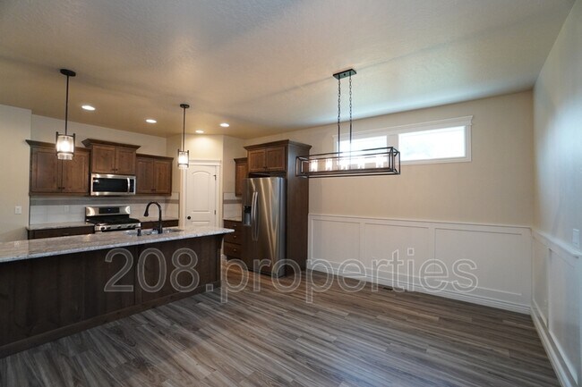 Building Photo - 38 E Ranch Dr