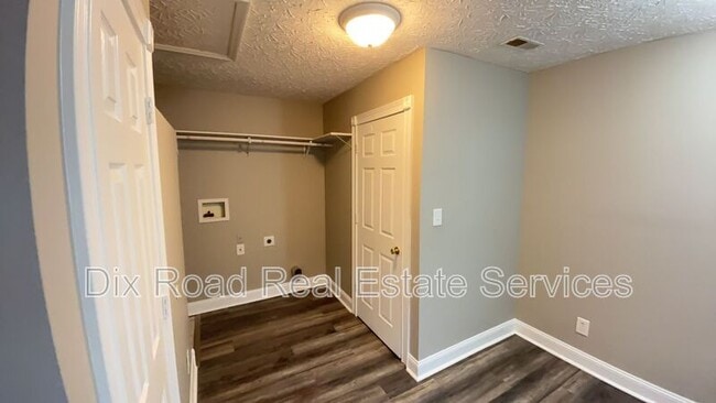 Building Photo - 1408 Western Ave