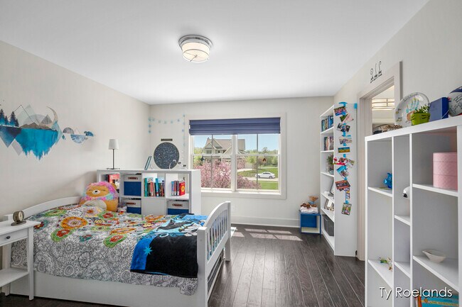 Building Photo - 3757 Lake Birch St NE