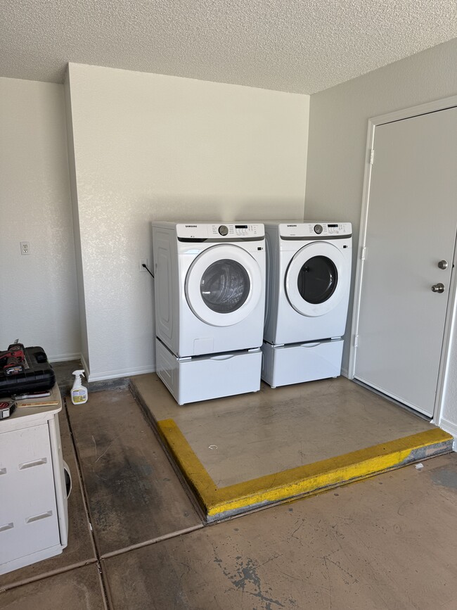 Building Photo - 1706 E Lindrick Dr
