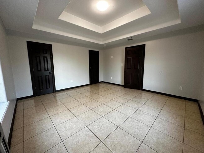 Building Photo - 10680 La Homa Rd