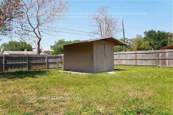 Building Photo - 6525 34th Ave N