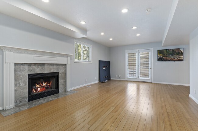 Building Photo - 3666 Pearblossom Cir