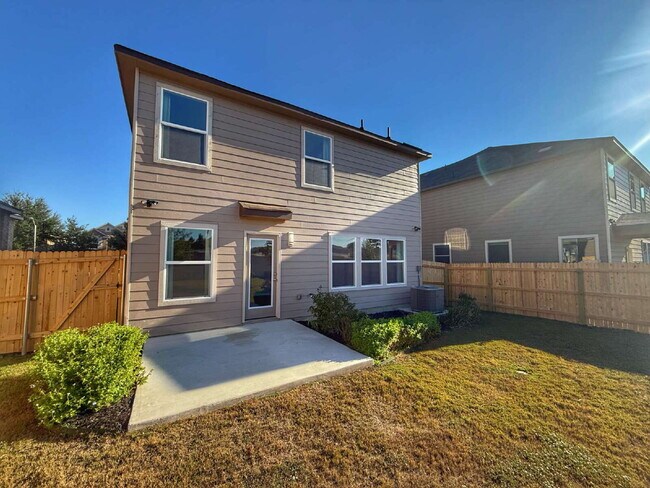 Building Photo - Immaculate Two Story Home in Legend Point ...