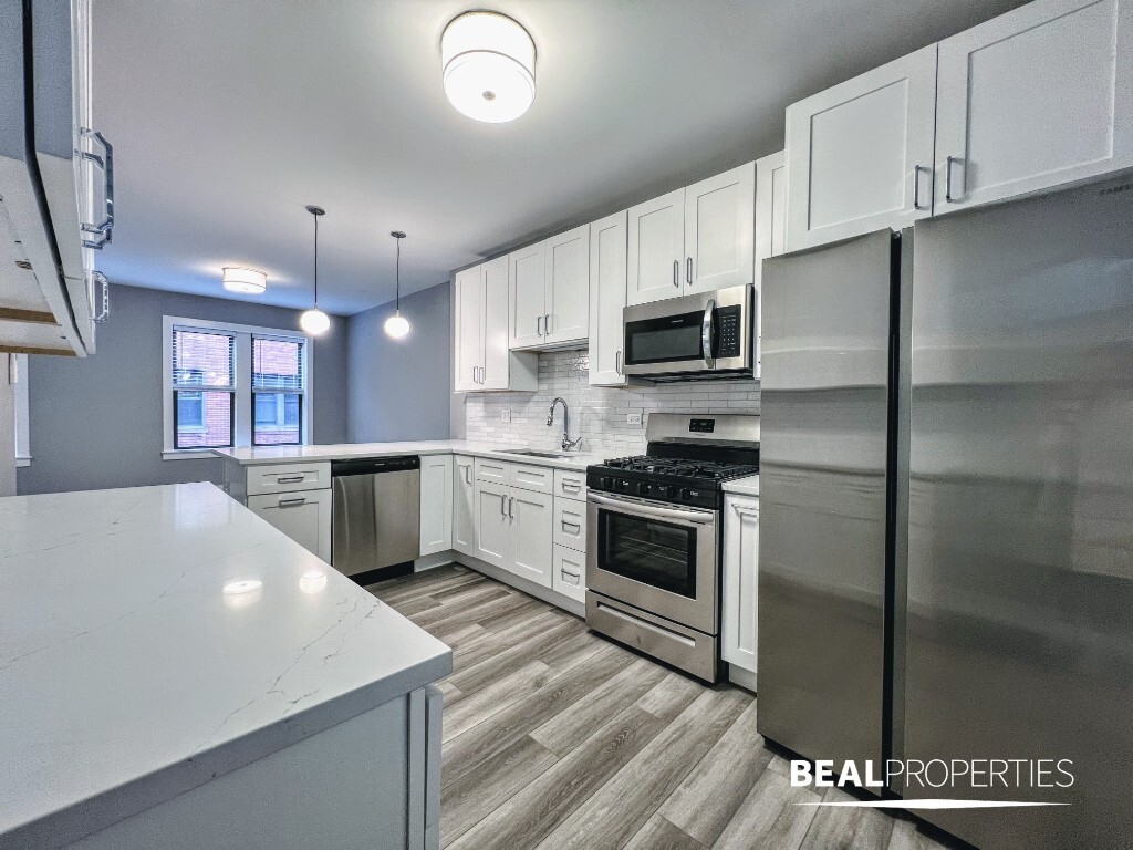 Building Photo - 3935 N Janssen Ave