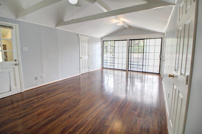 Building Photo - 950 Lamonte Ln