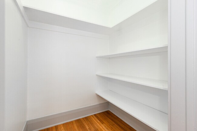 Closet - 5850 Foothill Dr