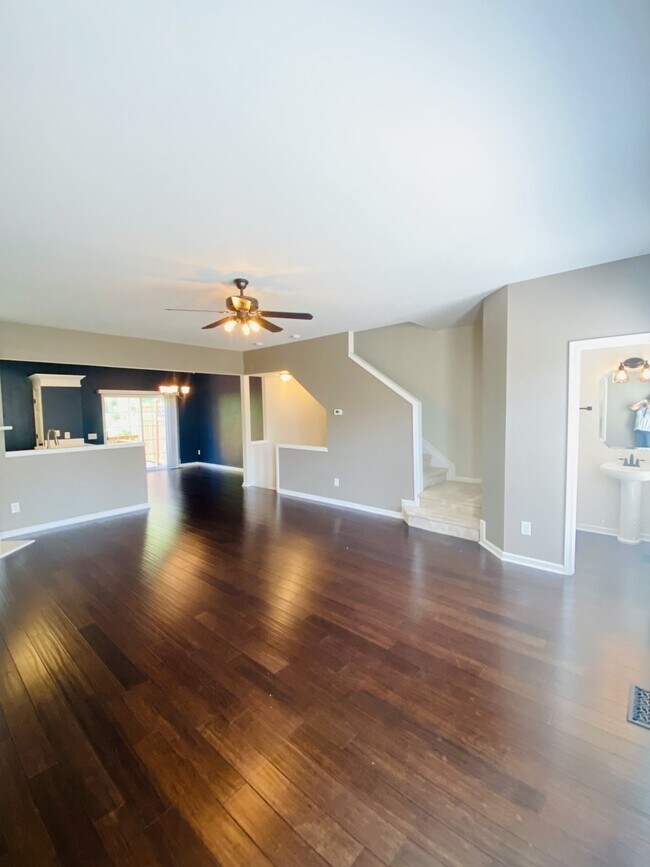 Building Photo - Heart of Ballantyne!  Beautiful End Unit Townhome. 2 Large Primary Suites Up & Flex Rm/3rd BR On ...