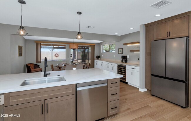 Building Photo - 17227 N Country Club Dr