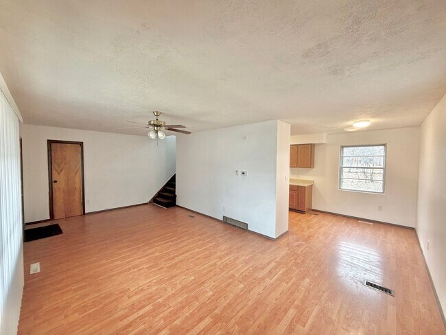 Building Photo - Fully Renovated 3-Bedroom Home in Flint!